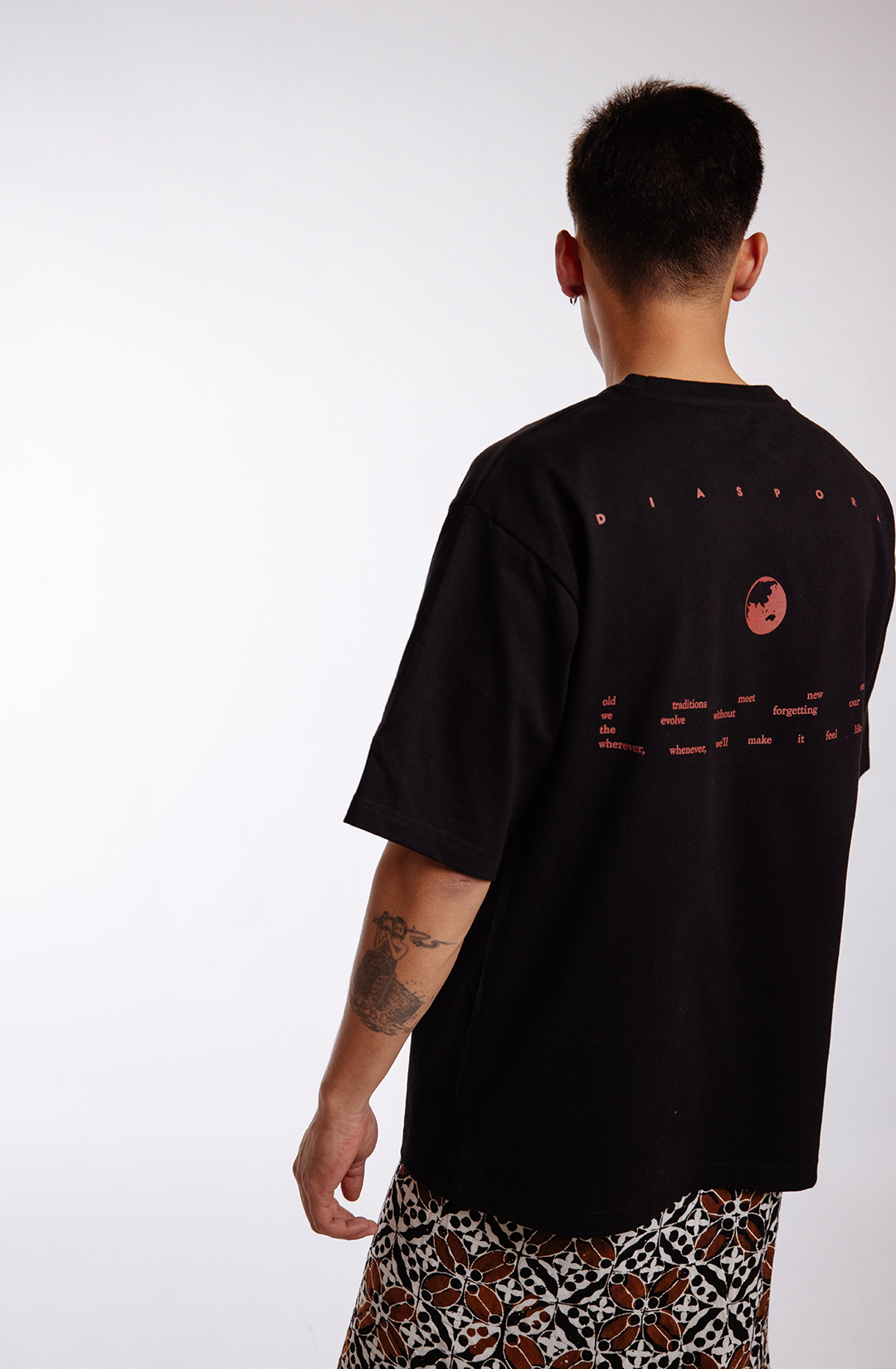 The Diaspora t-shirt | black - boxy fit