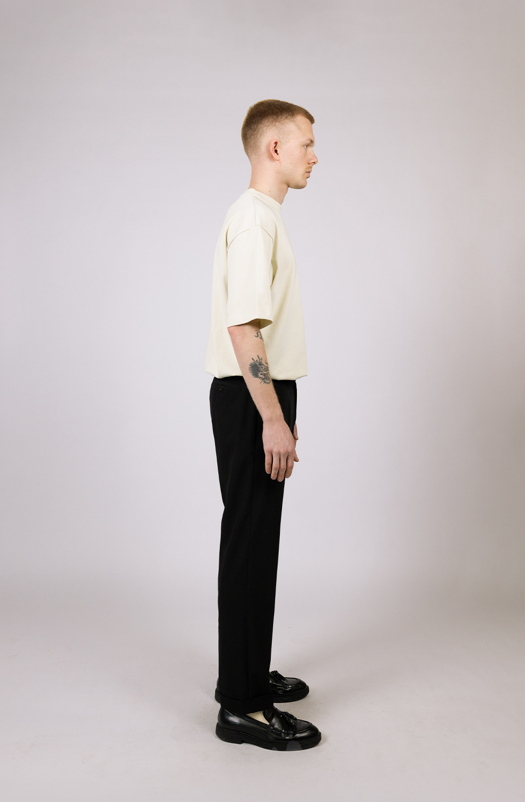 Essential trousers | black ankle-Length cuffed Pants