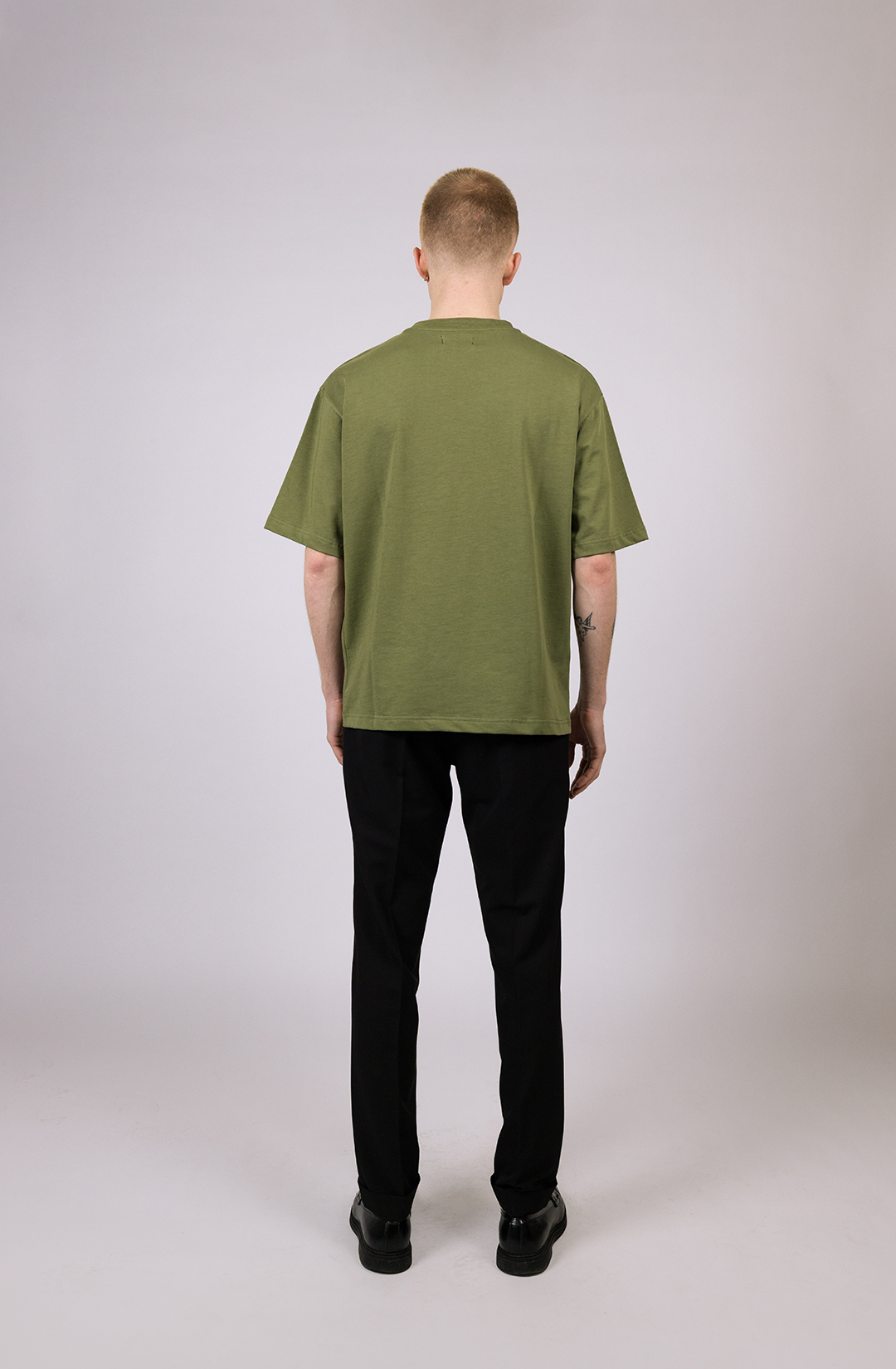 Essential T-shirt | olive green - boxy fit